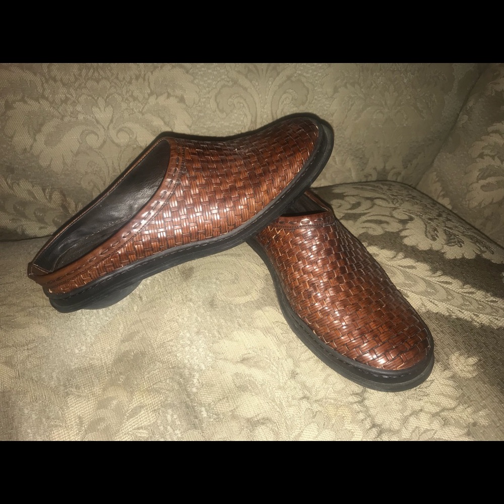 Beautiful Cole Haan slip ons